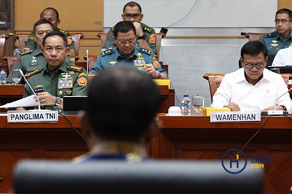 Raker Kemhan dan Panglima TNI dengan Komisi I DPR 5.jpg