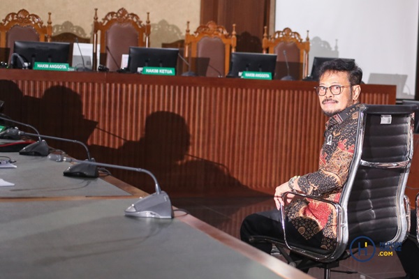 Eks Menteri Pertanian, Syahrul Yasin Limpo sebelum persidangan pembacaan putusan dimulai di Pengadilan Tipikor, Kamis (11/7/2024). Foto: HFW