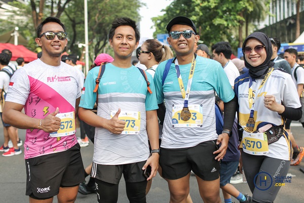 Punggawa PLN Runners berpose usai mengikuti Hukumonline Run 2024 di SCBD Runners Avenue, Jakarta, Minggu (28/7). Foto: HFW 