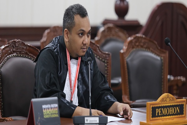 Pemohon Rega Felix saat persidangan uji materi Pasal 44 ayat (1) UU Bank Indonesia Di Gedung Mahkamah Konstitusi, Selasa (30/7/2024). Foto Humas MK/Bayu