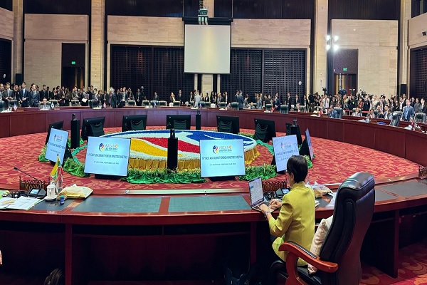 Menlu RI Retno Marsudi saat di forum East Asia Summit (EAS) ke-14 atau Pertemuan Menteri KTT Asia Timur. Foto: Humas Kemlu