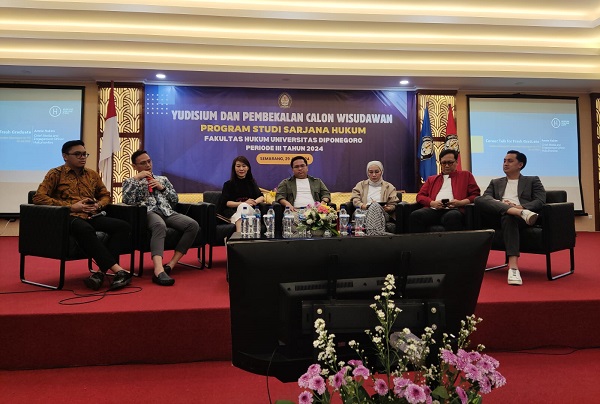 Acara Yudisium dan Pembekalan Calon Wisudawan Program Studi Sarjana Hukum FH Undip Periode III Tahun 2024 di Semarang, Senin (29/7). Foto: FNH