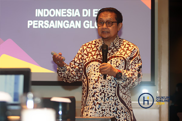 Guru Besar Ekonomi Politik Institut Pertanian Bogor, Didin Damanhuri dalam Hukumonline Executive Training, Selasa (6/8/2024). Foto: RES