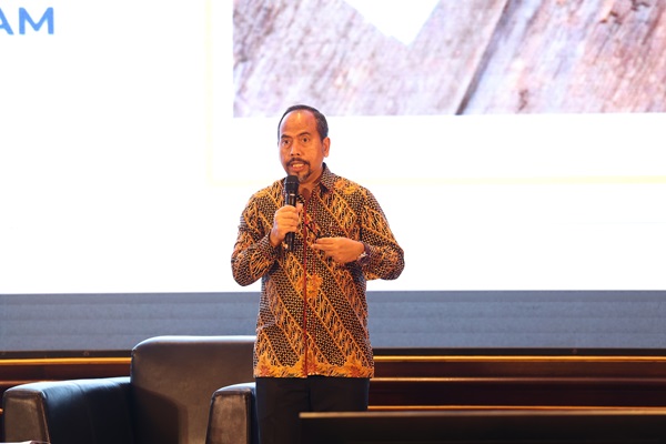  Direktur Antikorupsi Badan Usaha KPK Aminudin saat menjadi narasumber dalam acara MIND ID Group Legal Consolidation 2024 di Bali, (7/8/2024). Foto: MIND ID