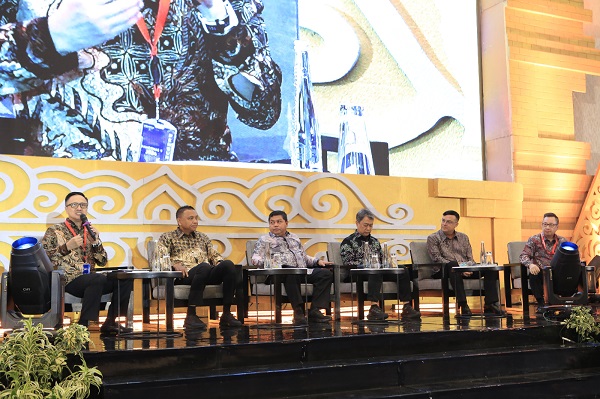 Seminar Nasional bertema Peran Artificial Intelligence Dalam Penegakan Hukum di Indonesia tersaji dalam Rakernas V PERADI SAI yang digelar di Surabaya pada 9-11 Agustus. Foto: Istimewa