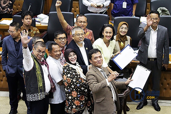 RAPAT KERJA BALEG BAHAS RUU PILKADA DAN RESPON KEPUTUSAN MK 10.jpg