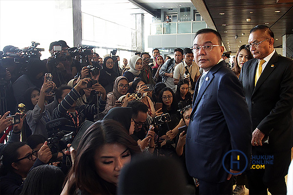 Wakil Ketua DPR, Sufmi Dasco Ahmad saat akan memberikan keterangan kepada wartawan di Komplek Gedung Parlemen, Kamis (22/8/2024). Foto: RES