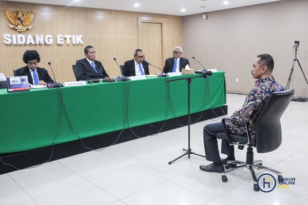 Nurul Ghufron saat persidangan atik di Dewas KPK dengan agenda pembacaan putusan di Gedung Pusat Edukasi Antikorupsi KPK, Jumat (6/9/2024). Foto: HFW