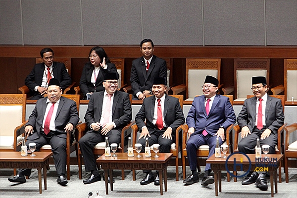 Sidang Paripurna Penetapan 5 Calon Anggota BPK 3.jpg