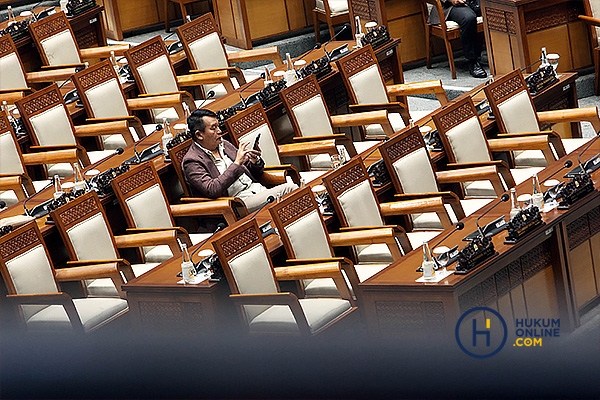 Sidang Paripurna DPR Tolak Usulan 12 Calon Hakim Agung dan Ad Hoc MA 2.jpg