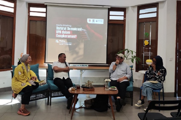 Media Briefing bertajuk “Darurat Demokrasi KPK dalam Cengkeraman?”, Rabu (11/9). Foto: FNH