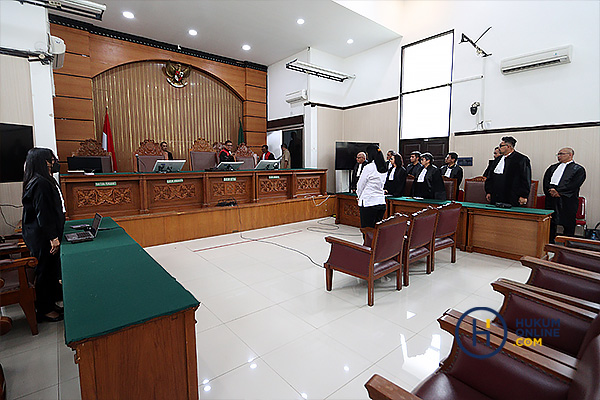 Persidangan perkara dengan terdakwa Kenny Wisha Sonda dengan agenda pemeriksaan saksi di Pengadilan Negeri Jakarta Selatan, Senin (1/10/2024).  Foto: RES