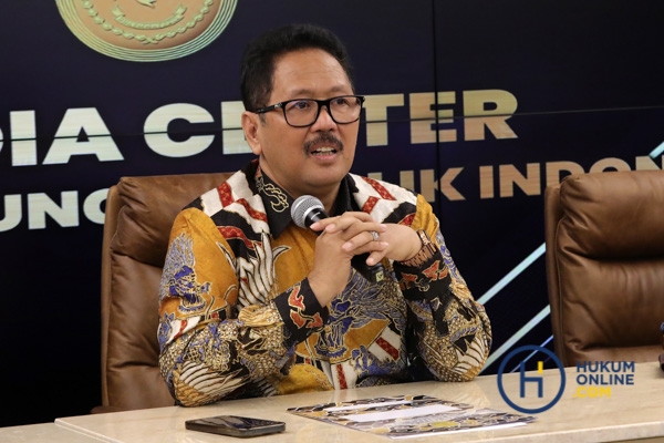 Jadi Tersangka, MA Berhentikan Sementara Tiga Hakim PN Surabaya Dari Jabatan-4.jpg