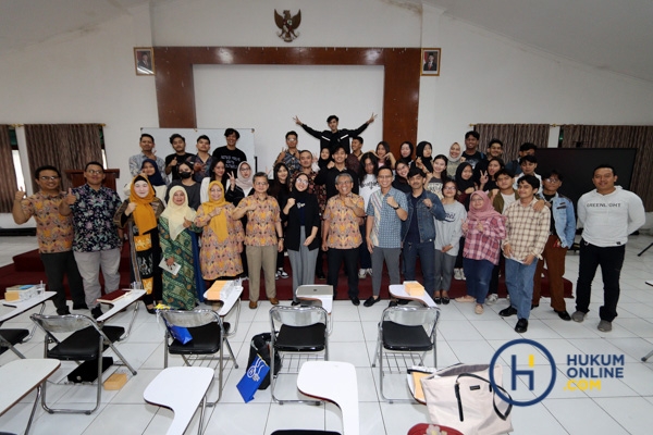 Hukumonline Serahkan Penghargaan Top Law Schools 2024 Serta Sosialiasi University Solutions Kepada STHB-34.jpg