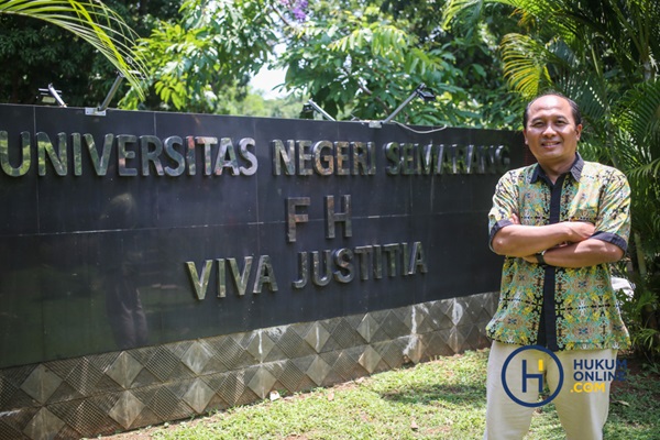  Dosen Fakultas Hukum Universitas Negeri Semarang (Unnes), Saru Arifin Foto: HFW