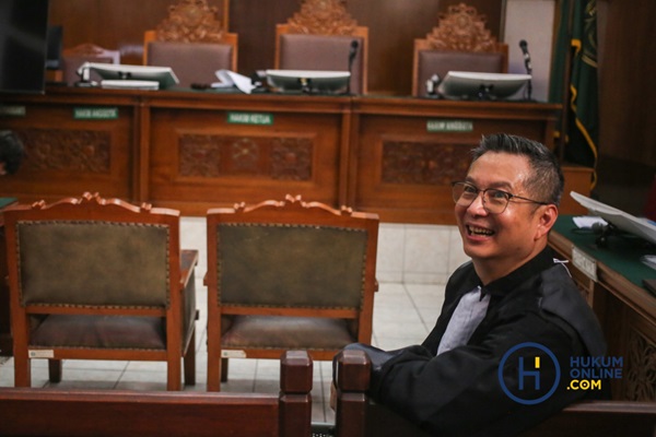 Tony Budidjaja saat sebelum menjalani persidangan. Foto: HFW