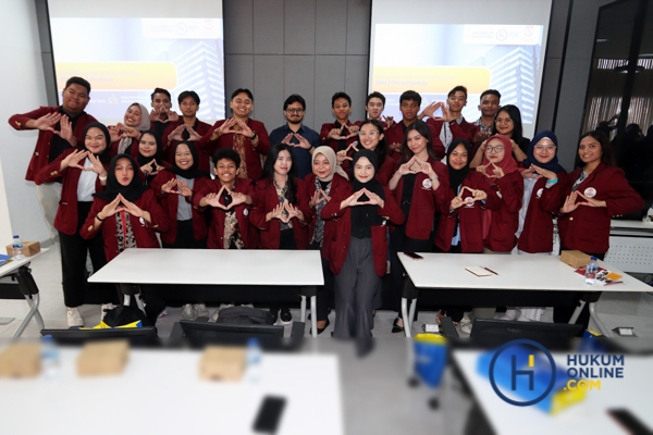 BEM STIH Adhyaksa Sambangi Kantor Hukumonline-11.jpg