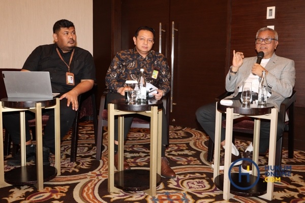 Acara Hukumonline Executive Roundtable Dinner bertajuk “Business and Regulatory Outlook 2025: Navigating Energy Security Achieve Business Sustainability” di Fairmont Jakarta, Selasa (19/11). Fot: RES