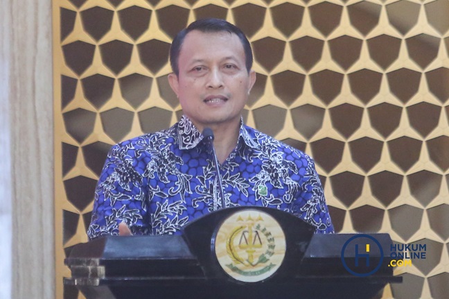 Kepala Badiklat Kejaksaan, Rudi Margono  saat memberikan sambutan mewakili jaksa agung dalam ajang National Moot Court Competition (NMCC) Piala Jaksa Agung VIII , Jumat (13/12/2024). Foto: HFW
