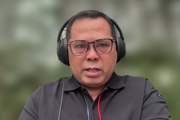 Prof Topo Santoso saat jadi pembicara kunci diskusi Catatan Akhir Tahun 2024 yang diselenggarakan Asperhupiki dan YLBHI, Senin (30/12/2024). 