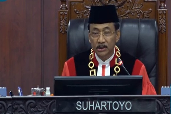  Ketua MK, Suhartoyo dalam sisang pleno khusus penyampaian laporan tahun 2024 dan pembukaan masa persidangan MK Tahun 2025, Kamis (2/1/2025). Foto: Tangkapan layar youtube