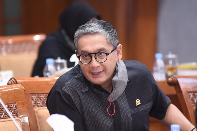 Anggota Baleg dari fraksi Partai Demokrasi Indonesia Perjuangan (PDIP), Putra Nababan. Foto:  putranababan.com