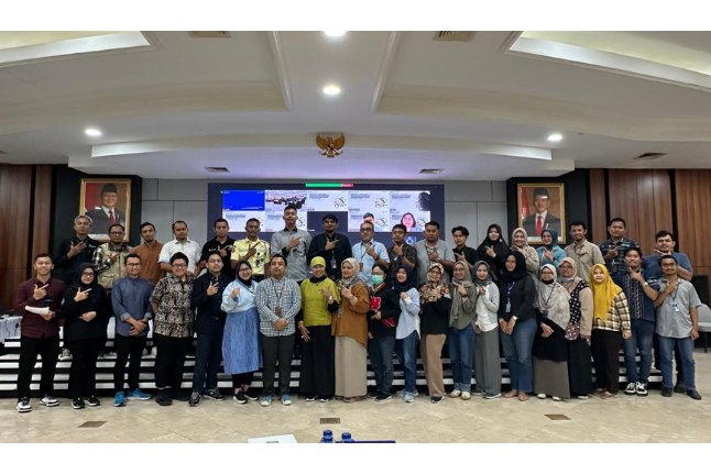 Penyuluhan hukum terkait penerapan Undang-Undang Pelindungan Data Pribadi (UU PDP), Kamis (27/2/2025) di Karawang. Foto: istimewa.