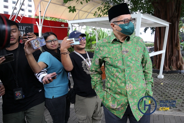 KPK Periksa Mantan Kakanwil DJP Jakarta Khusus Muhammad Haniv-6.jpg