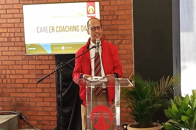 Dekan FHUI, Parulian Paidi Aritonang saat memberikan sambutan. Foto: CR34
