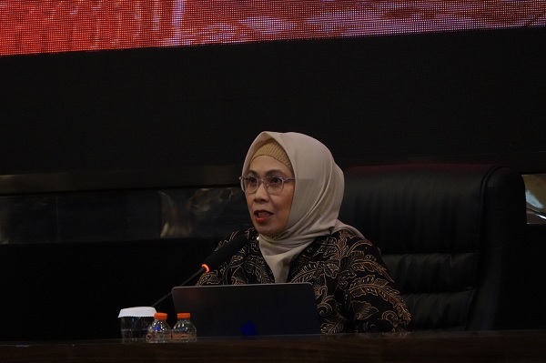 Dhiana Puspitawati akan dikukuhkan sebagai Guru Besar Bidang Hukum Laut oleh FH Universitas Brawijaya pada akhir Mei mendatang. Foto: Istimewa