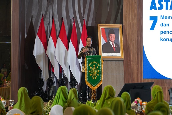 Menkum Supratman Andi Agtas saat membuka Pelatihan Paralegal Nasional Muslimat NU dengan peserta perempuan terbanyak di Gedung Kemenkum, Sabtu (14/6/2025). Foto: Istimewa 
