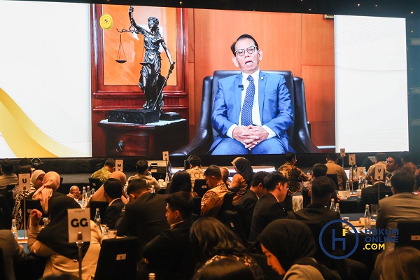 Lawyer Bukan Lagi Penjaga Regulasi, Melainkan Navigator di Tengah Disrupsi Global Lawyer Bukan Lagi Penjaga Regulasi, Melainkan Navigator di Tengah Disrupsi Global