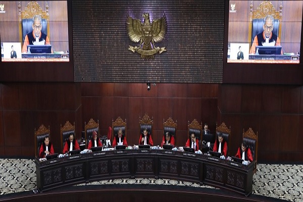 Suasana sidang pengucapan putusan pengujian UU Pemilu dan UU Pilkada di ruang sidang MK, Kamis (26/6/2025). Foto: Humas MK