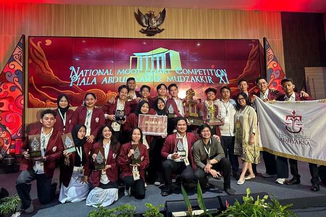Tim Peradilan Semu STIH Adhyaksa meraih delapan penghargaan dalam ajang National Moot Court Competition Piala Abdul Kahar Mudzakkir 2025 FH UII, 5-6 Juli 2025. Foto: Istimewa