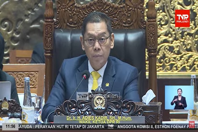 Wakil Ketua DPR, Adies Kadir saat memimpin rapat paripurna di Komplek Gedung Parlemen, Kamis (24/7/2025). Foto: Tangkapan layar youtube