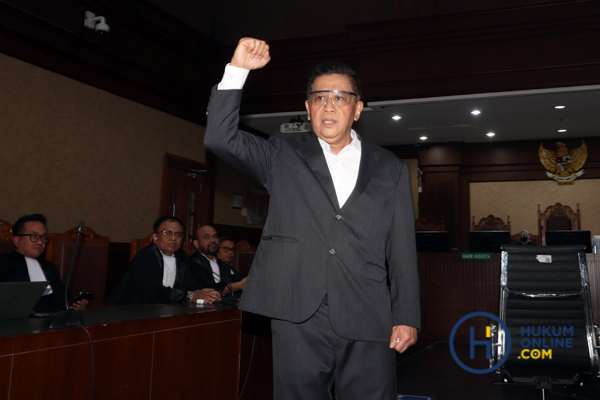 Hasto Kristiyanto seusai menjalani persidangan pembacaan putusan di Pengadilan Tipikor Jakarta, Jumat (25/7/2025).  Foto: RES