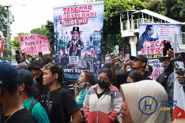 Ratusan Warga Pati Datangi KPK  (4).jpg
