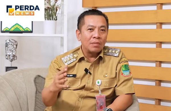 Bupati Kabupaten Karawang, Aep Syaepuloh. Foto: Tangkapan layar YouTube
