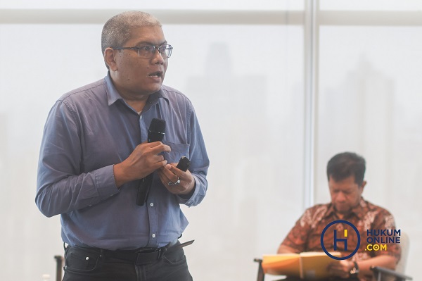 Konsultan Easybiz, Andrey, dalam Diskusi Hukumonline bertajuk Strategi Efektif dalam Mengelola Akun OSS Perusahaan untuk Memenuhi Kewajiban Pelaporan di Jakarta, Kamis (18/9). Foto: HFW