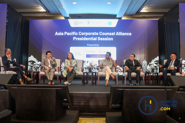 Director of International Relations APCCA Anil Changaroth, President SCCA Daniel Choo, President LMCP Attorney Alice Juliet U. Salita Vice President I ICCA Randi Ikhlas Sardoni, dan Managing Partner Tamba & Kumara Law Offices, Nanda Kumara. Foto: HFW