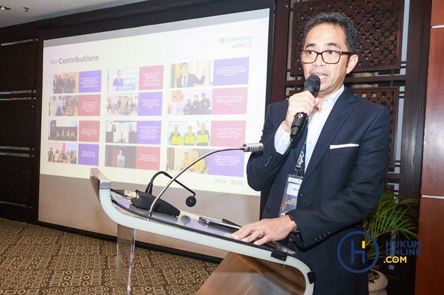 Managing Partner Deheng ARKO Law Offices, Michel Rako saat membuka Breakout Session Indonesian IHCSA 2025 Deheng ARKO Law Offices bertajuk ‘Navigating New Risks: From ESG to AI and Data Privacy in the Perspective of Corporate Criminal Law’, Jumat (3/10/2025)
