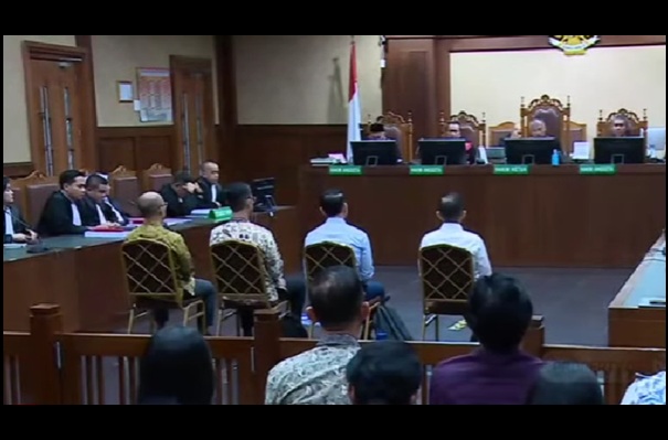 Pengadilan Negeri Tipikor Jakarta Gelar Sidang Perdana Kasus Dugaan Tata Kelola Minyak Mentah dan Produk Kilang PT Pertamina (Persero). Foto: Tangkapan layar YouTube