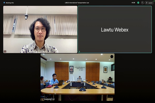 Dosen Universitas Prasetiya Mulya Ridha Aditya berbagi keilmuan mengenai hukum udara di Thammasat University, Thailand, pada 10 Oktober 2025 lalu. Foto: Istimewa   