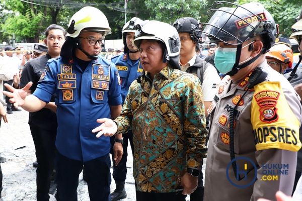 Mendagri Tinjau Lokasi Kebakaran di Kemayoran (1).jpg