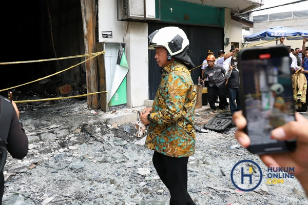 Mendagri Tinjau Lokasi Kebakaran di Kemayoran (6).jpg