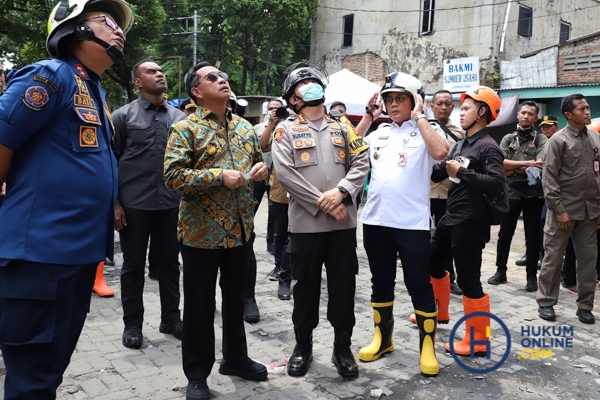 Mendagri Tinjau Lokasi Kebakaran di Kemayoran (3).jpg