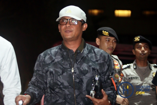 OTT Bupati Lampung Tengah (4).jpg