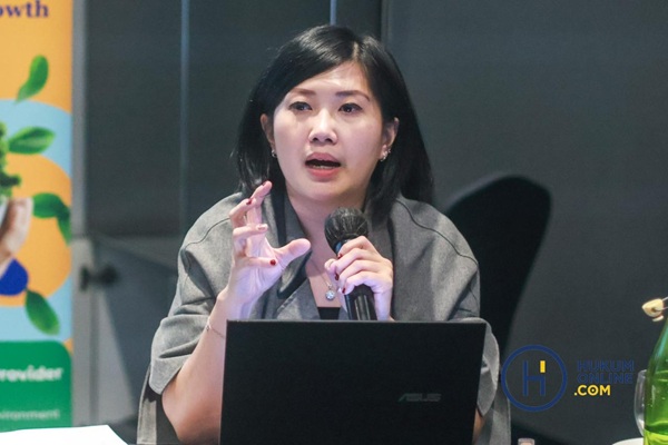 Managing Partner SW Sustainability Center, Febryanti Simon dalam Pelatihan Hukumonline bertajuk Sustainability Law: Best Practice bagi Profesional Hukum di Jakarta, Selasa (16/12). Foto: HFW