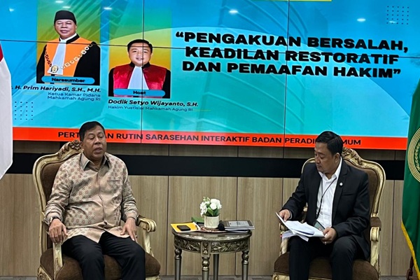 Ketua Kamar Pidana MA, Prim Hariyadi (kiri) saat menjadi narasumber dalam sarasehan Perisai Badilum Episode ke-13 dengan tema ‘Pengakuan Bersalah, Keadilan Restoratif, dan Pemaafan Hakim’, Senin (19/1/2026). Foto: WIL