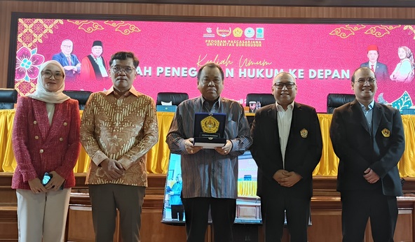 Para narasumber kuliah umum bertema “Arah Penegakan Hukum ke Depan” yang digelar program pascasarjana Universitas Borobudur Jakarta, Sabtu (11/04/2026). Foto: Istimewa